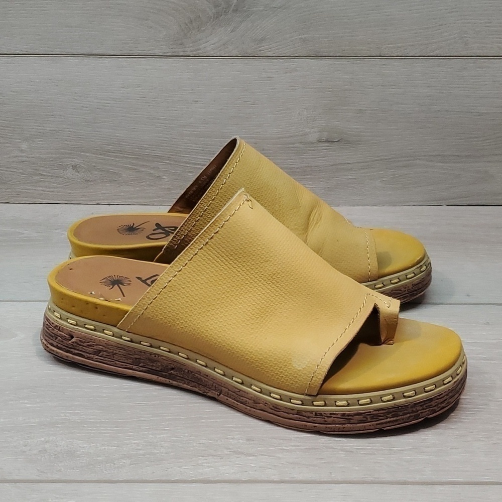 OTBT Womens Oversky Leather Wedge Sandals shoes sz 6.5M